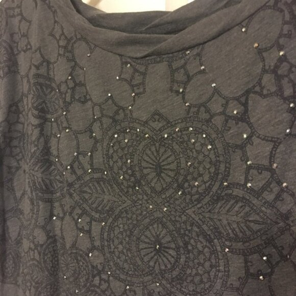 Tommy Hilfiger Lace Print Graphic T - Picture 2 of 3